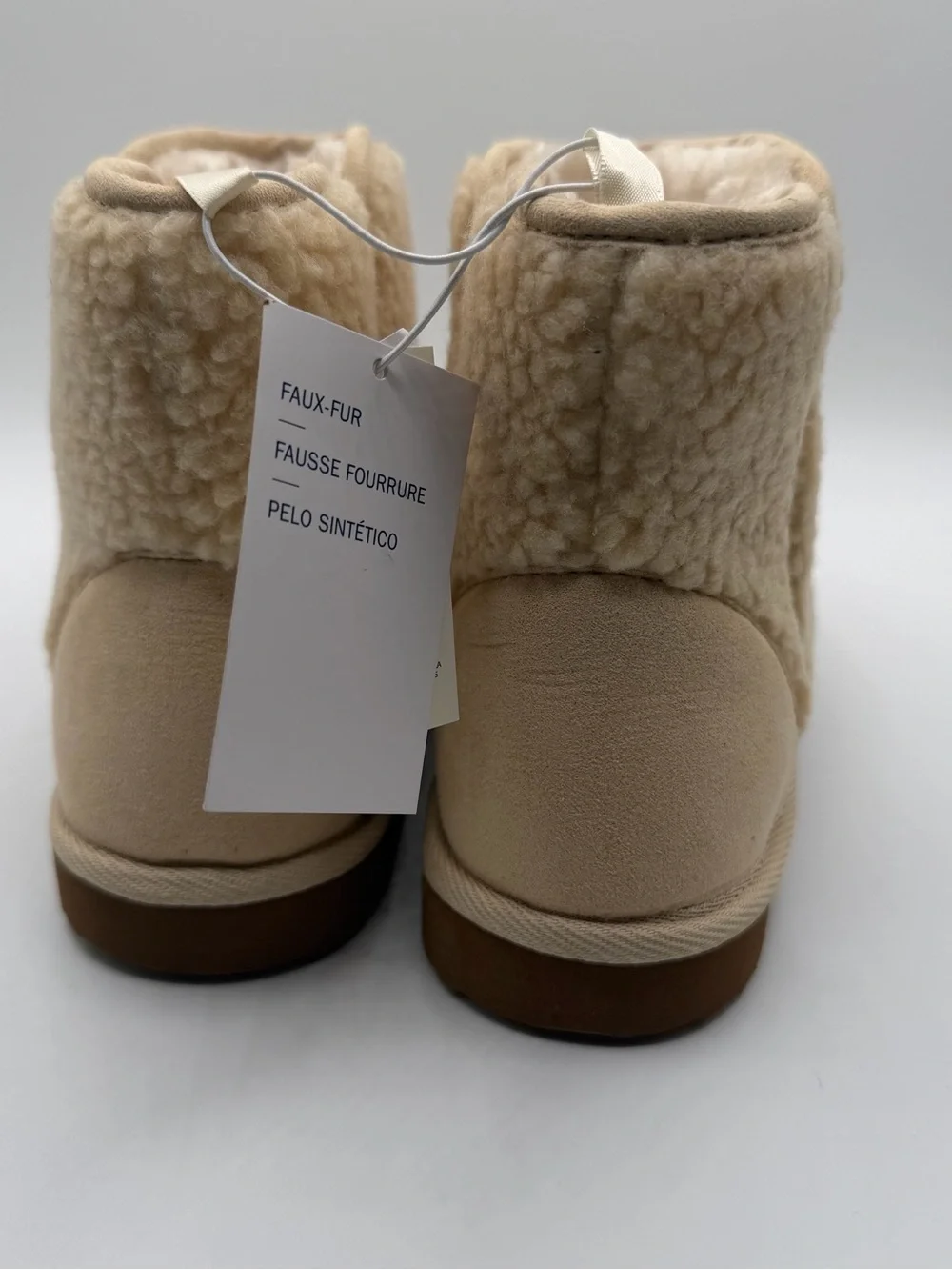 Old Navy Sherpa Adora Boots Girls Youth Size 3 Beige Cozy Winter NWT